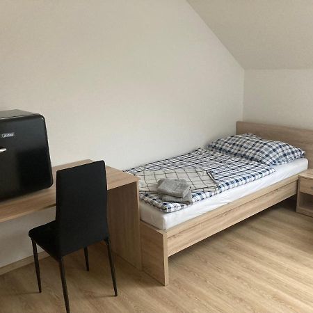 Ubytovani Na Spejcharu, Zelevcice Slaný Buitenkant foto