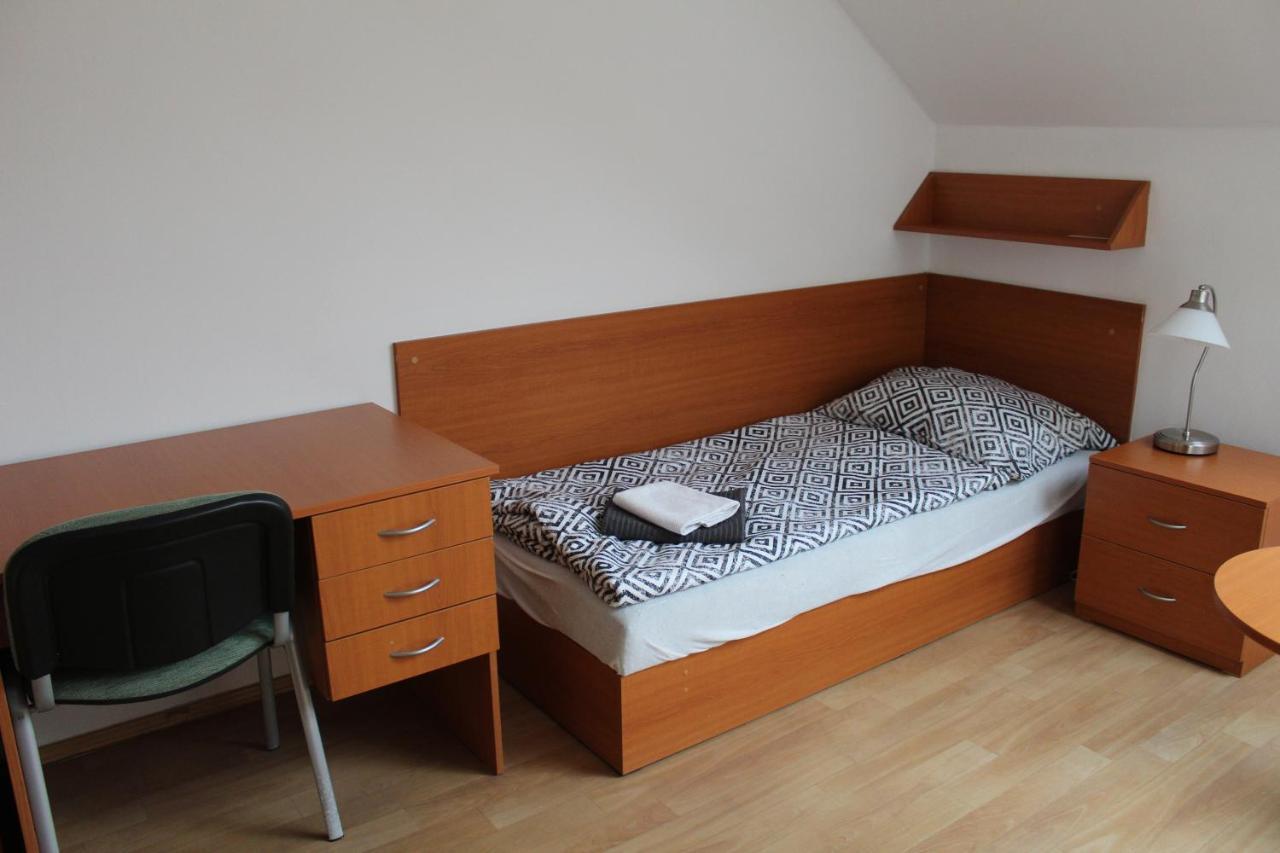 Ubytovani Na Spejcharu, Zelevcice Slaný Buitenkant foto